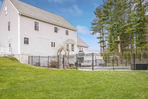 27 Priscilla Way Pelham NH 03076