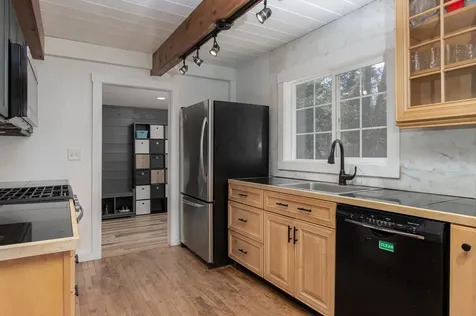 3 Beaver Glen Road Hillsborough NH 03244