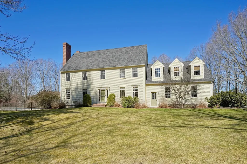 10 Victoria Drive Hampton Falls NH 03844