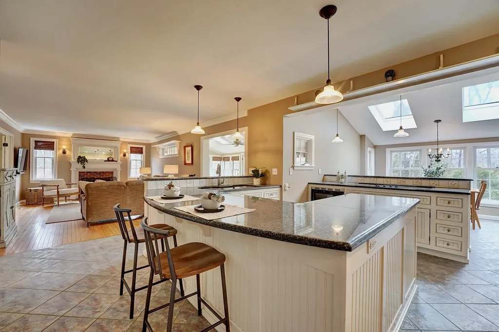 10 Victoria Drive Hampton Falls NH 03844