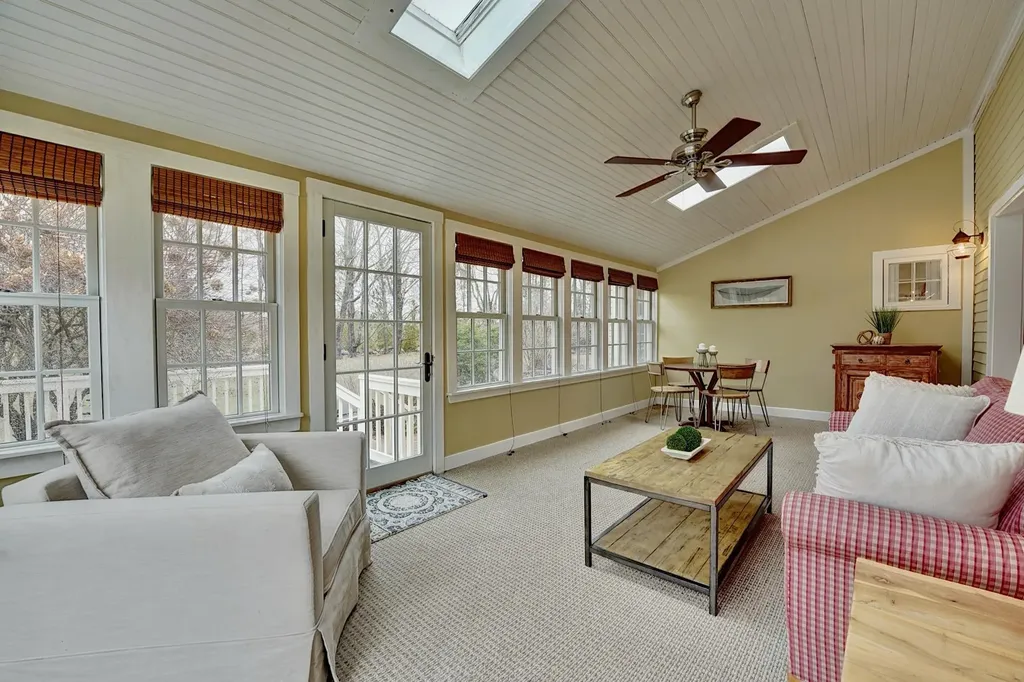 10 Victoria Drive Hampton Falls NH 03844