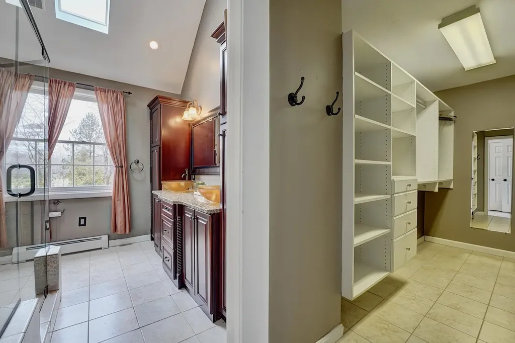 10 Victoria Drive Hampton Falls NH 03844