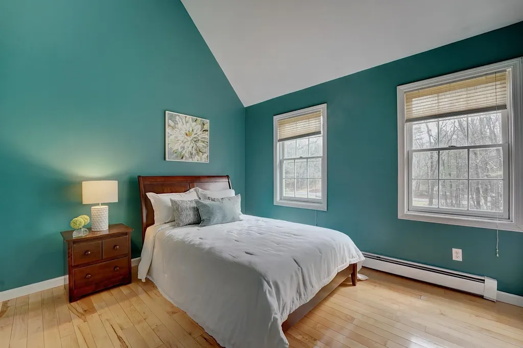 10 Victoria Drive Hampton Falls NH 03844