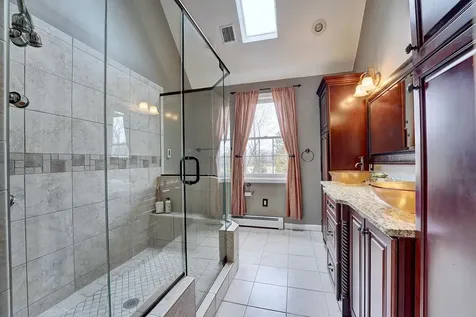 10 Victoria Drive Hampton Falls NH 03844