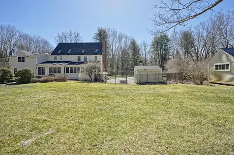 10 Victoria Drive Hampton Falls NH 03844