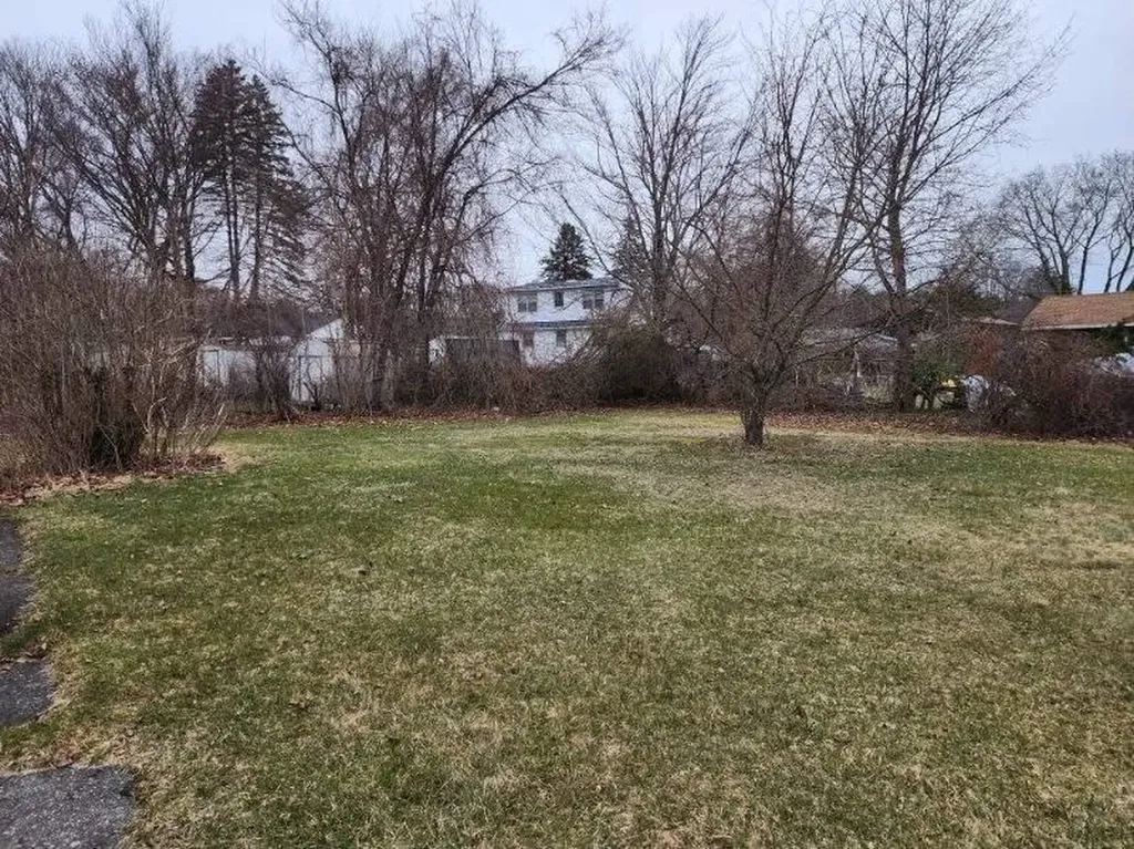20 Indian Acres Drive Hinsdale NH 03451