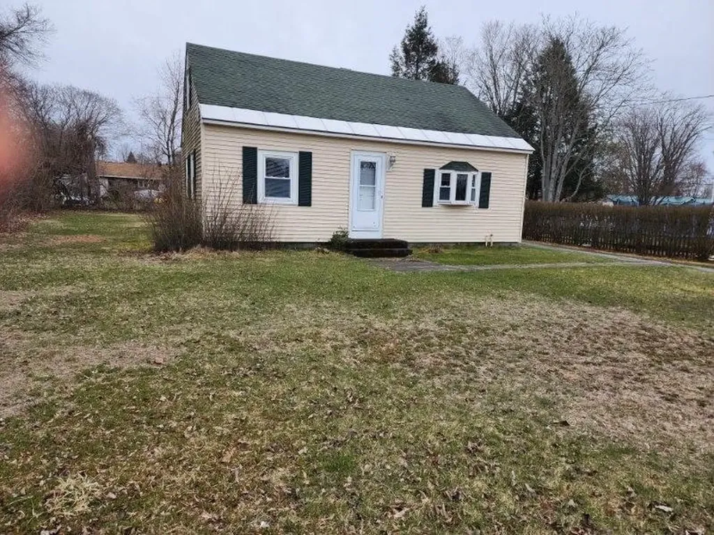 20 Indian Acres Drive Hinsdale NH 03451