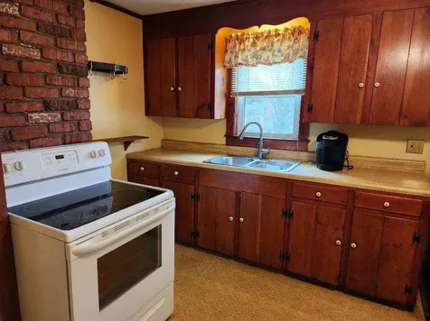 20 Indian Acres Drive Hinsdale NH 03451