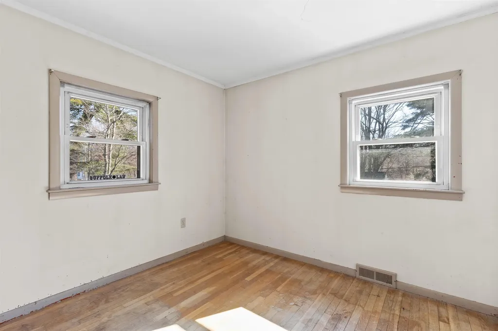 11 Archery Lane Nashua NH 03060