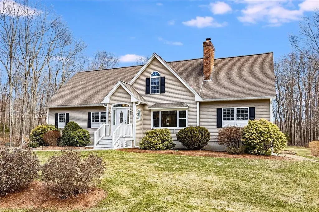 16 Hawthorne Drive Atkinson NH 03811