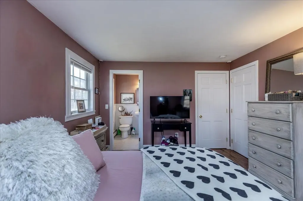 16 Hawthorne Drive Atkinson NH 03811