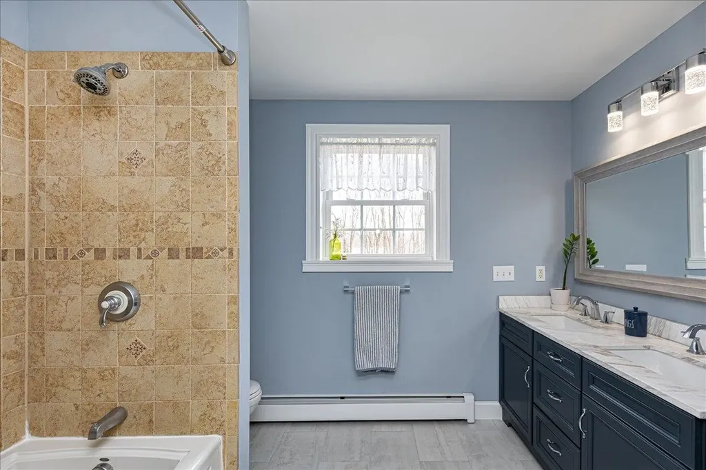 16 Hawthorne Drive Atkinson NH 03811