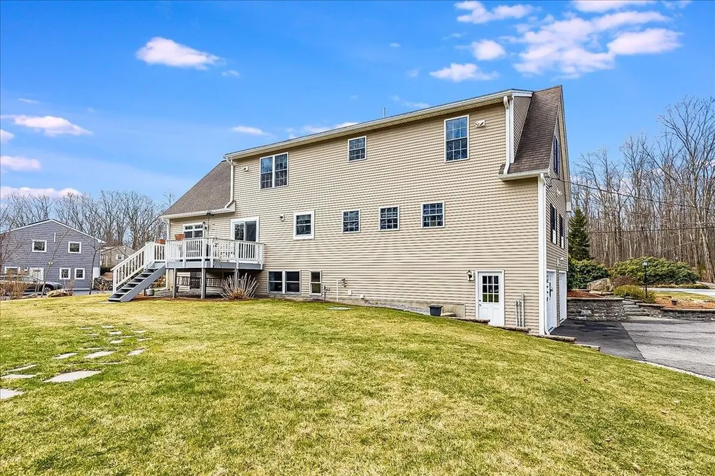 16 Hawthorne Drive Atkinson NH 03811