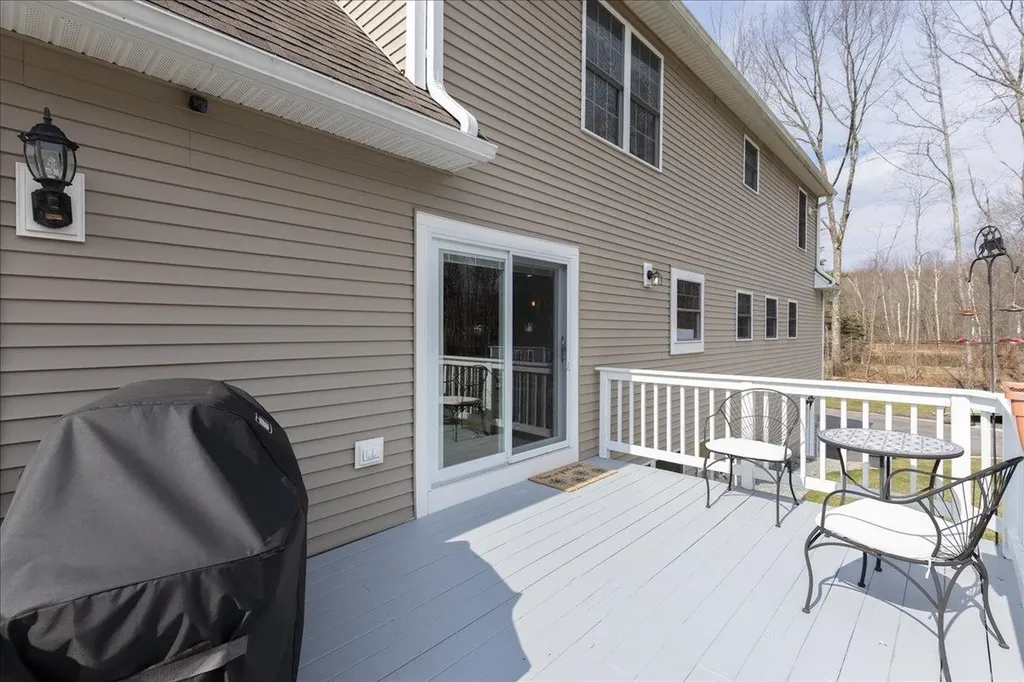 16 Hawthorne Drive Atkinson NH 03811