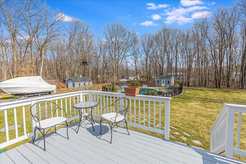 16 Hawthorne Drive Atkinson NH 03811