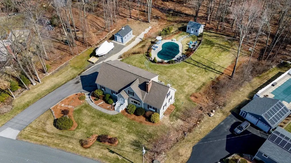 16 Hawthorne Drive Atkinson NH 03811