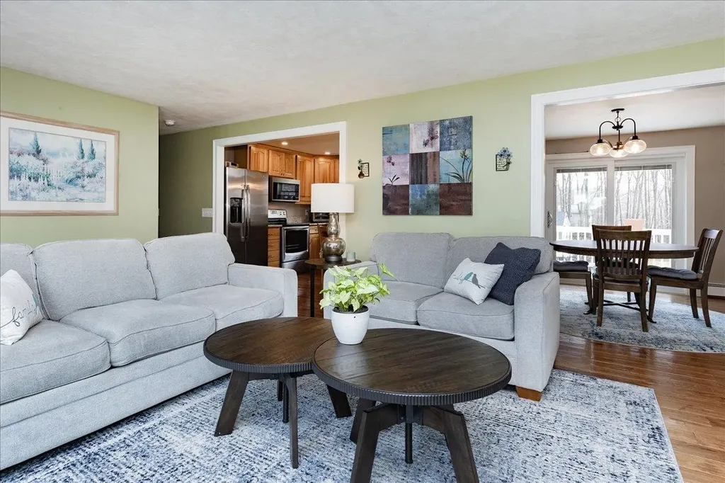 16 Hawthorne Drive Atkinson NH 03811