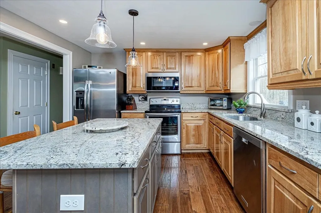 16 Hawthorne Drive Atkinson NH 03811