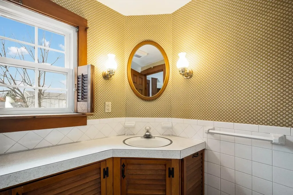 65 Harbor Avenue Nashua NH 03060