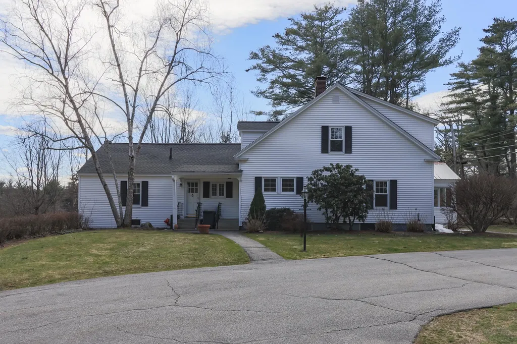133 Hopkinton Road Concord NH 03301