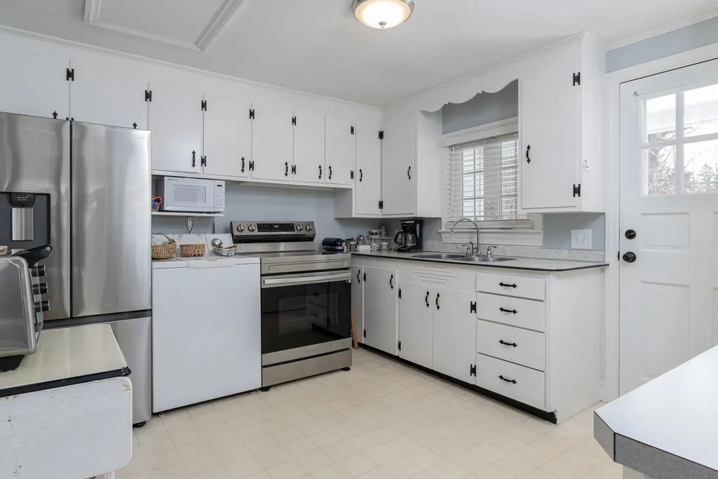 133 Hopkinton Road Concord NH 03301