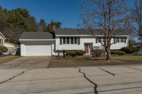 34 Palisade Drive Nashua NH 03062