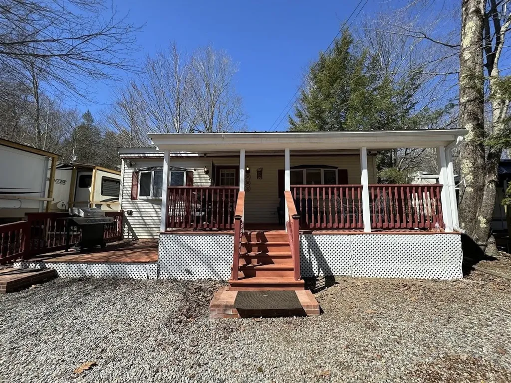 99 Four Rod Road Rochester NH 03867