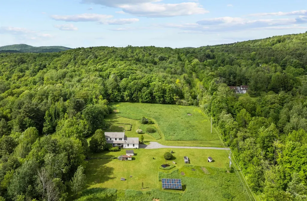 1458 Old Stage Road Westford Westford VT Real Estate MLS 4998359