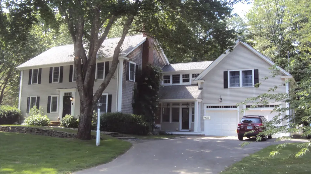 5 Carriage Drive Exeter NH 03833