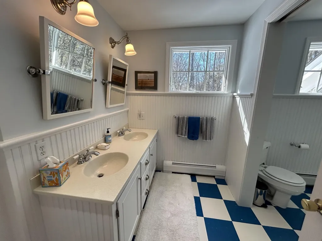 5 Carriage Drive Exeter NH 03833