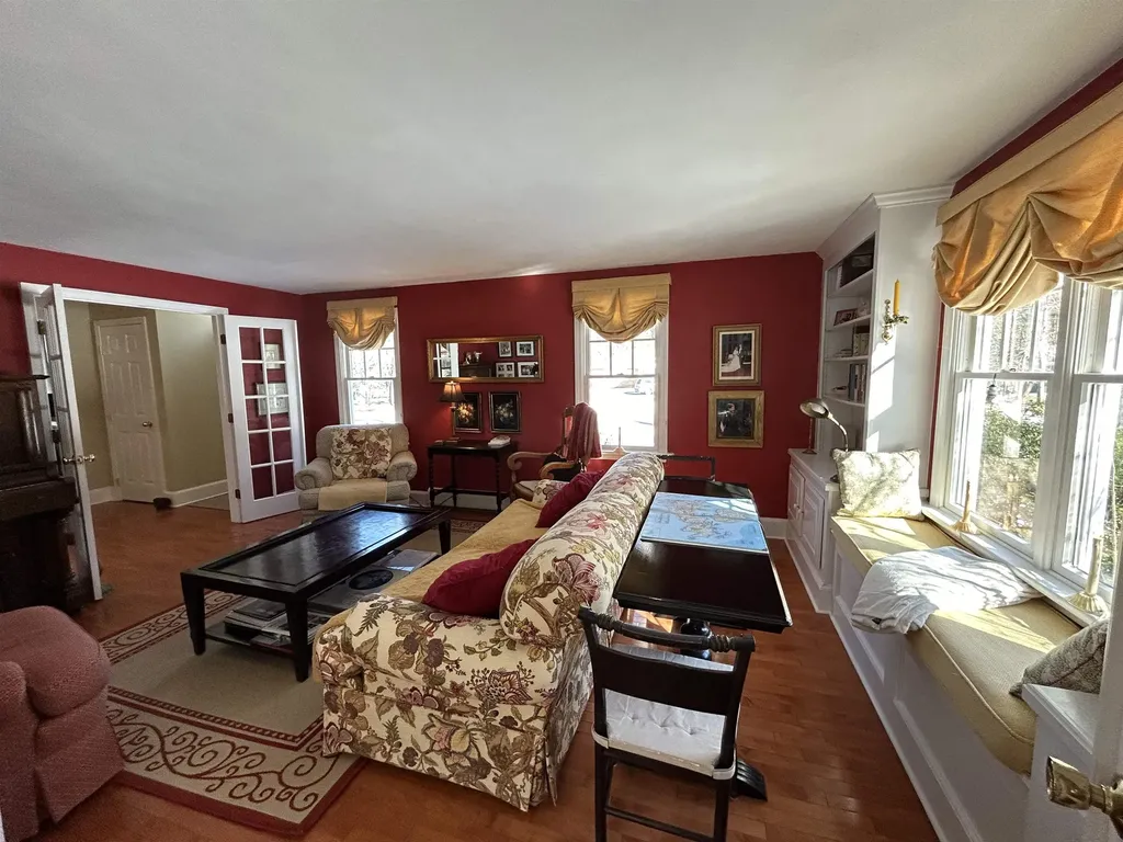 5 Carriage Drive Exeter NH 03833