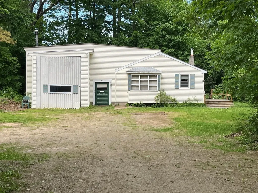12 Mitchell Road Lee NH 03861