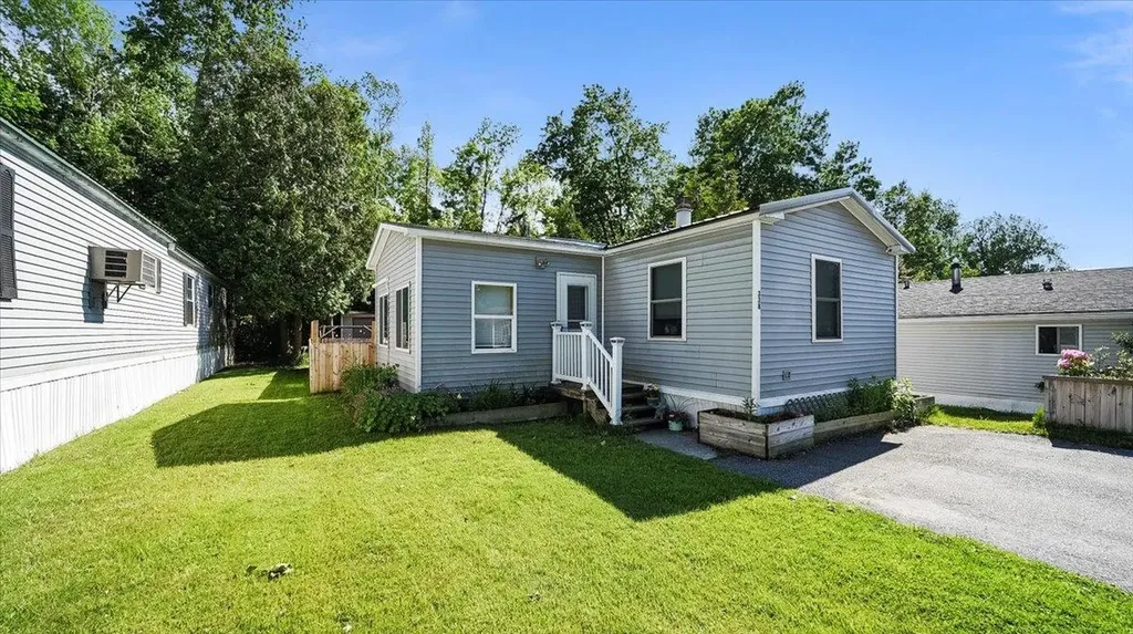 338 Penny Lane Shelburne VT 05482