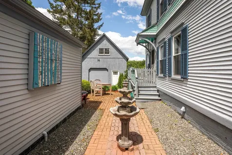 656 Main Street Chester VT 05143