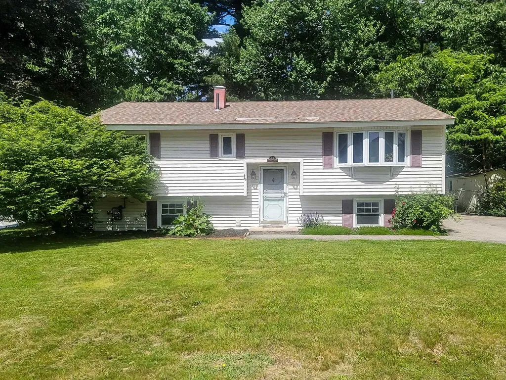 44 Cambridge Road Nashua NH 03062