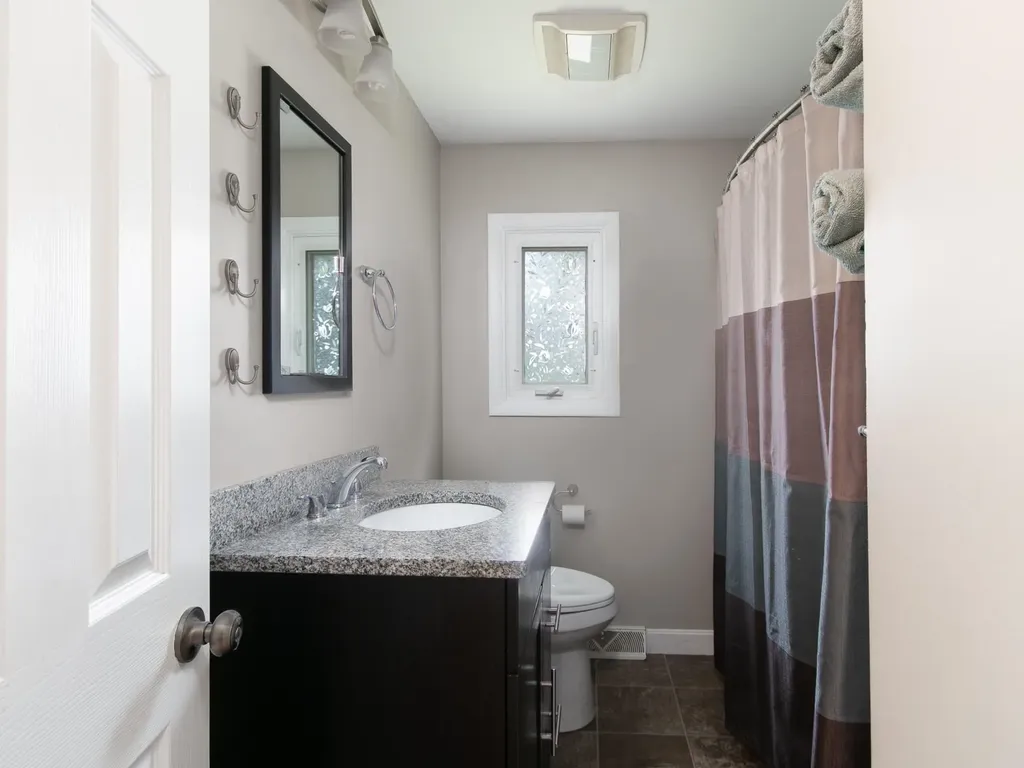 44 Cambridge Road Nashua NH 03062