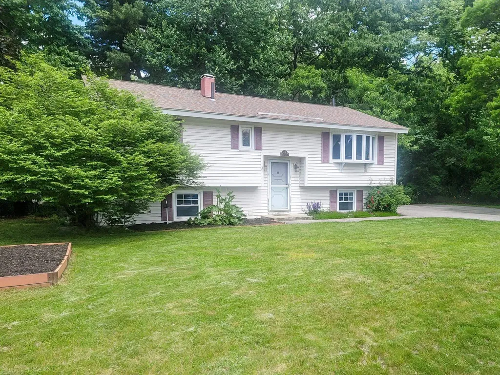 44 Cambridge Road Nashua NH 03062