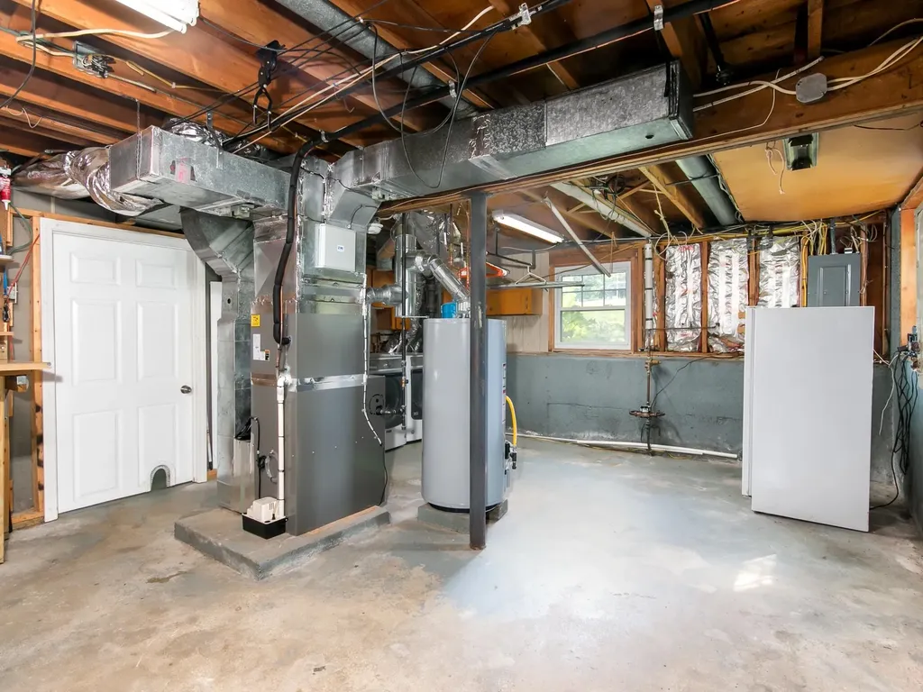 44 Cambridge Road Nashua NH 03062