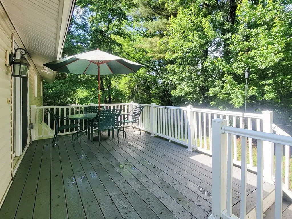 44 Cambridge Road Nashua NH 03062