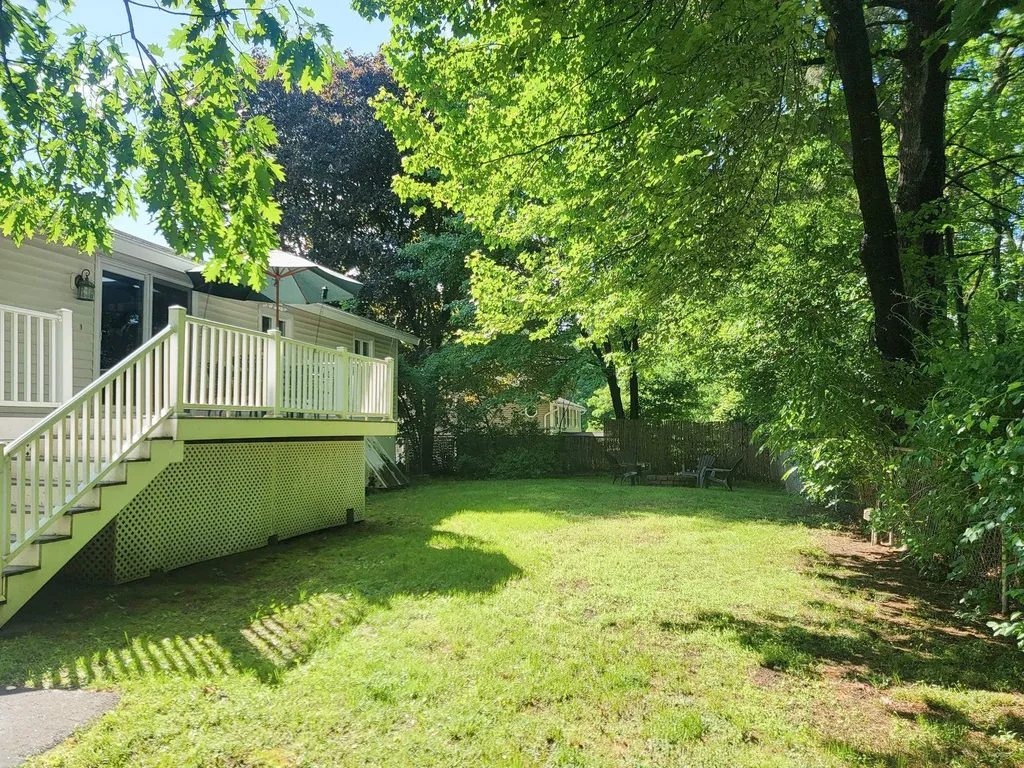 44 Cambridge Road Nashua NH 03062