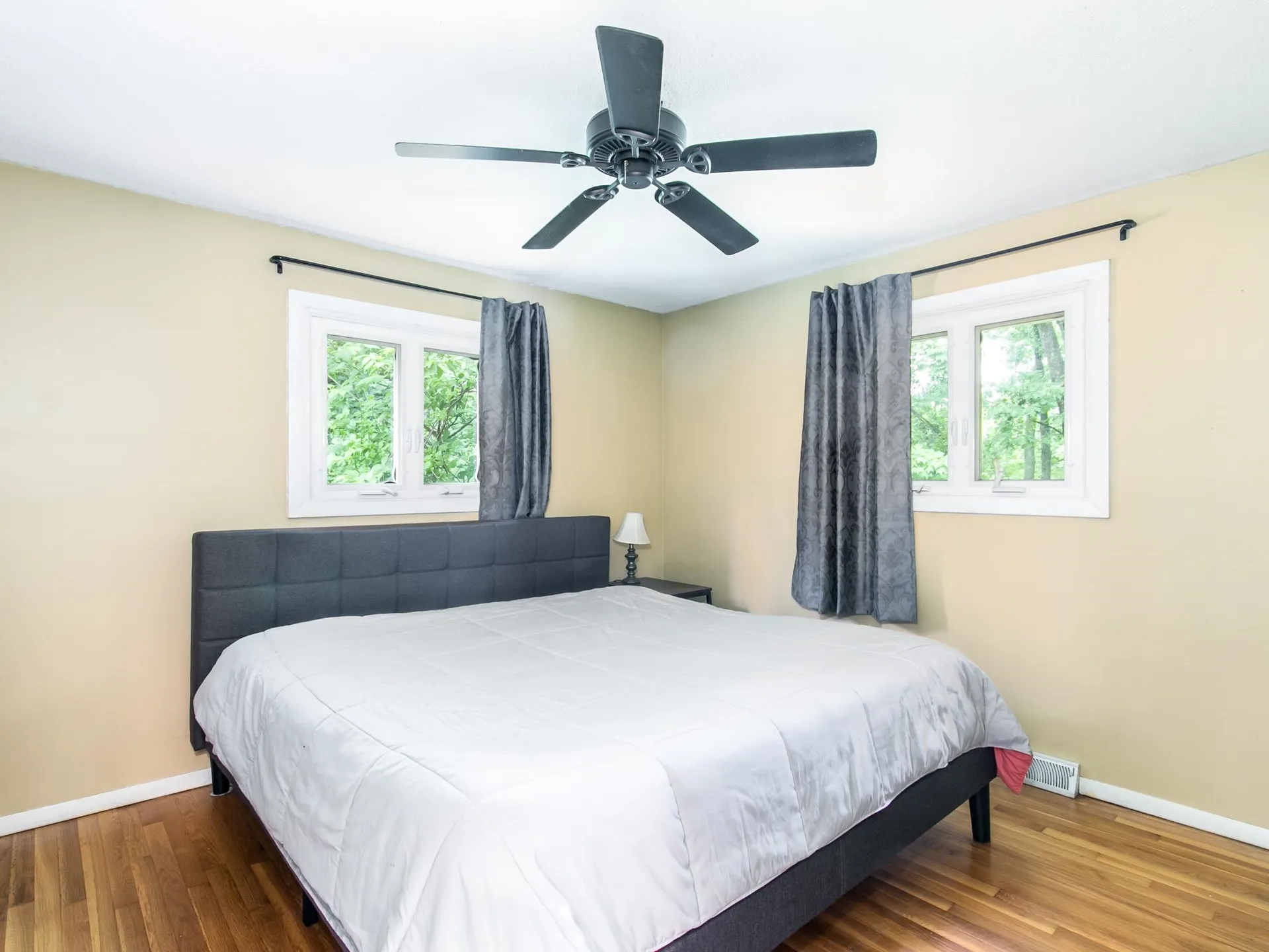 44 Cambridge Road Nashua NH 03062
