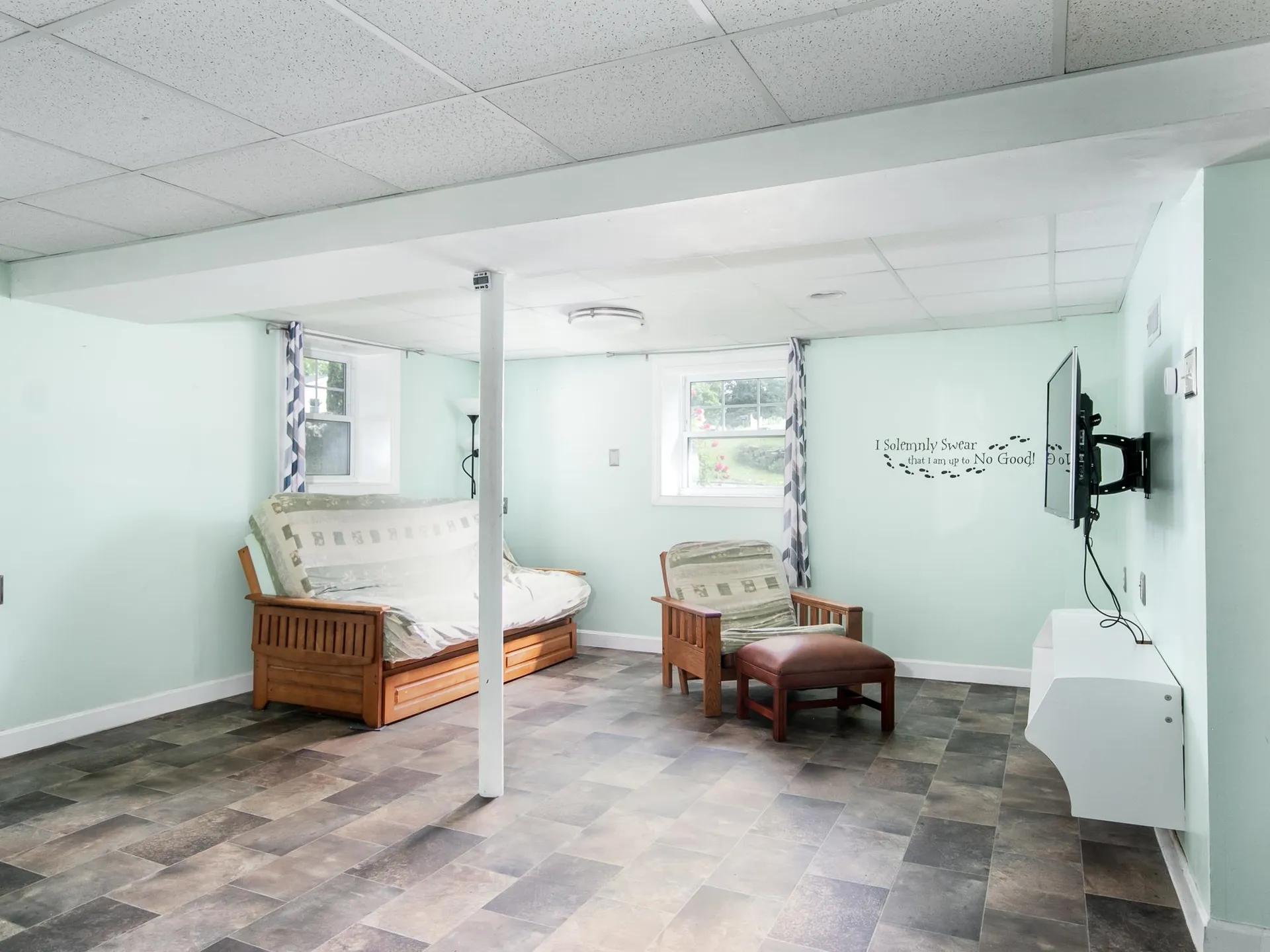 44 Cambridge Road Nashua NH 03062