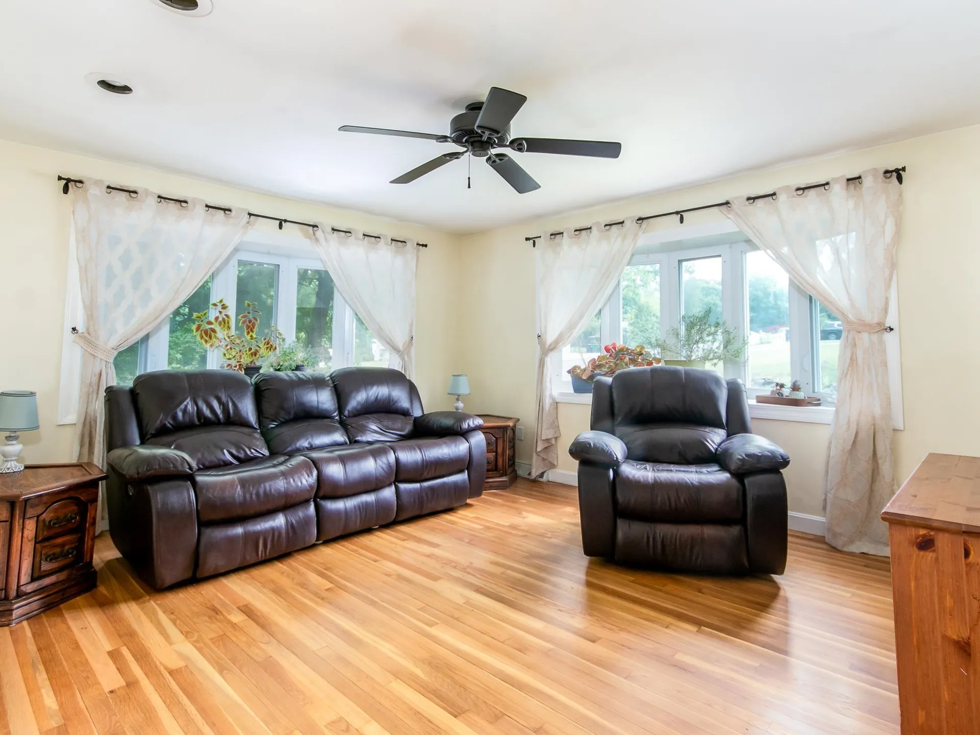 44 Cambridge Road Nashua NH 03062