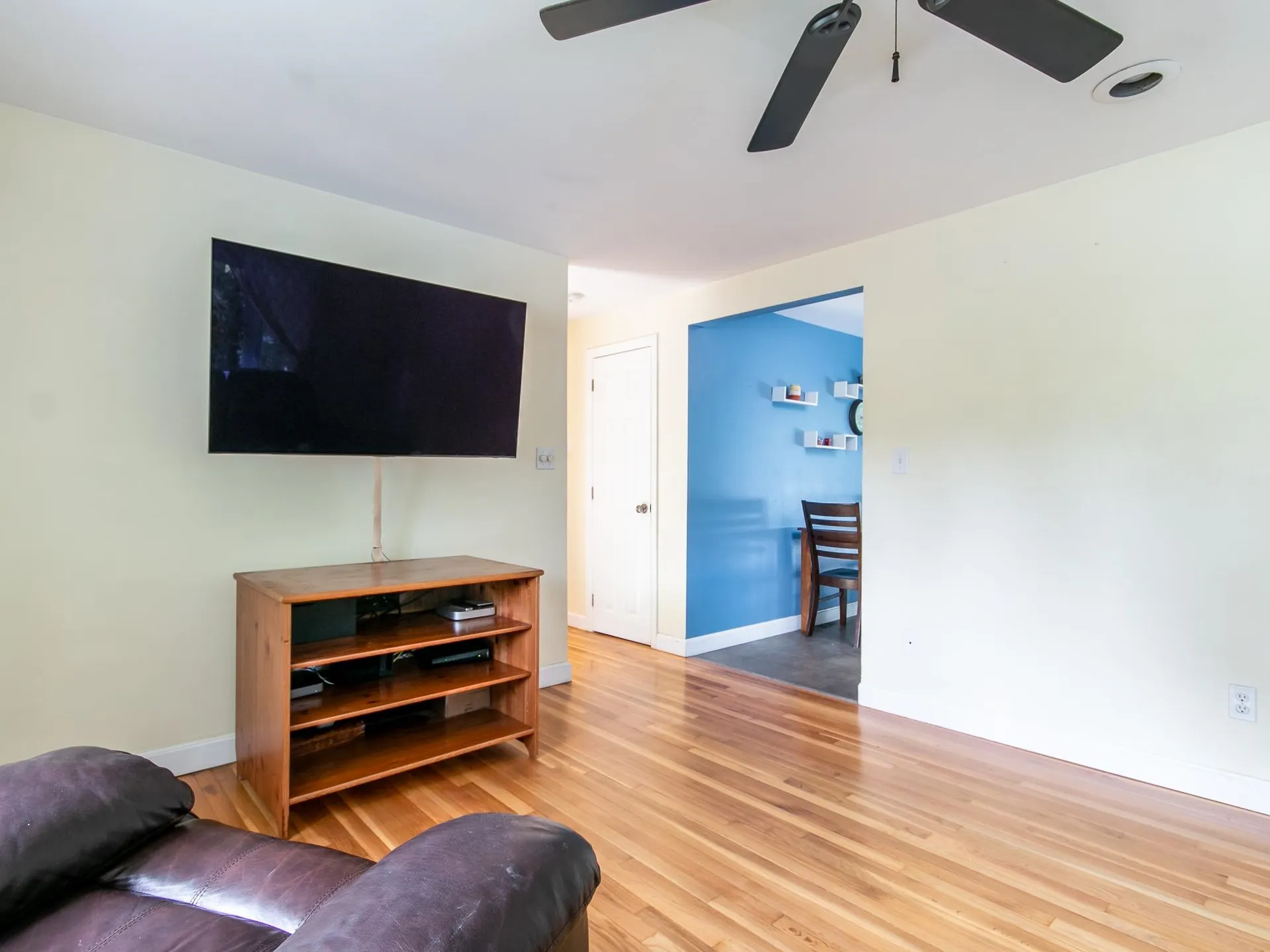 44 Cambridge Road Nashua NH 03062