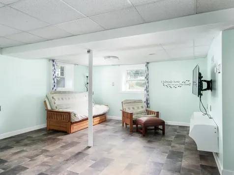 44 Cambridge Road Nashua NH 03062