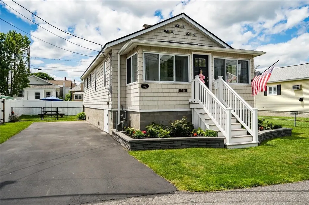 19 Ross Avenue Hampton NH 03842