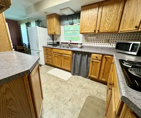 28 Craigue Hill Road Springfield VT 05156-9380