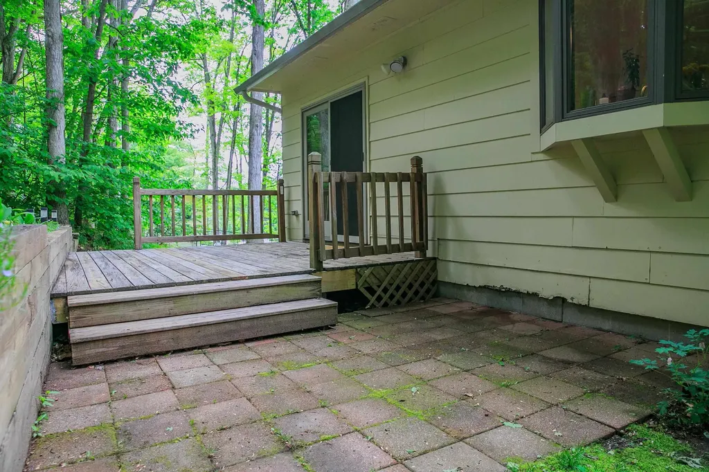 10 Greenbriar Drive Essex VT 05452