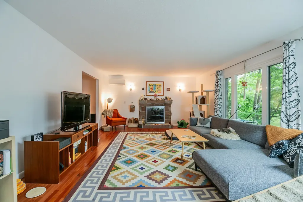 10 Greenbriar Drive Essex VT 05452
