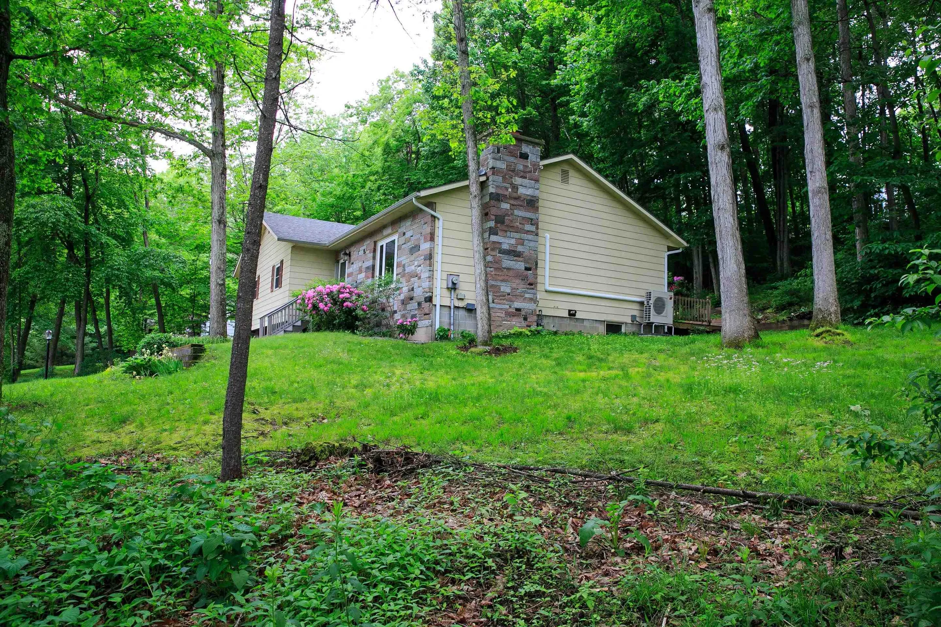 10 Greenbriar Drive Essex VT 05452